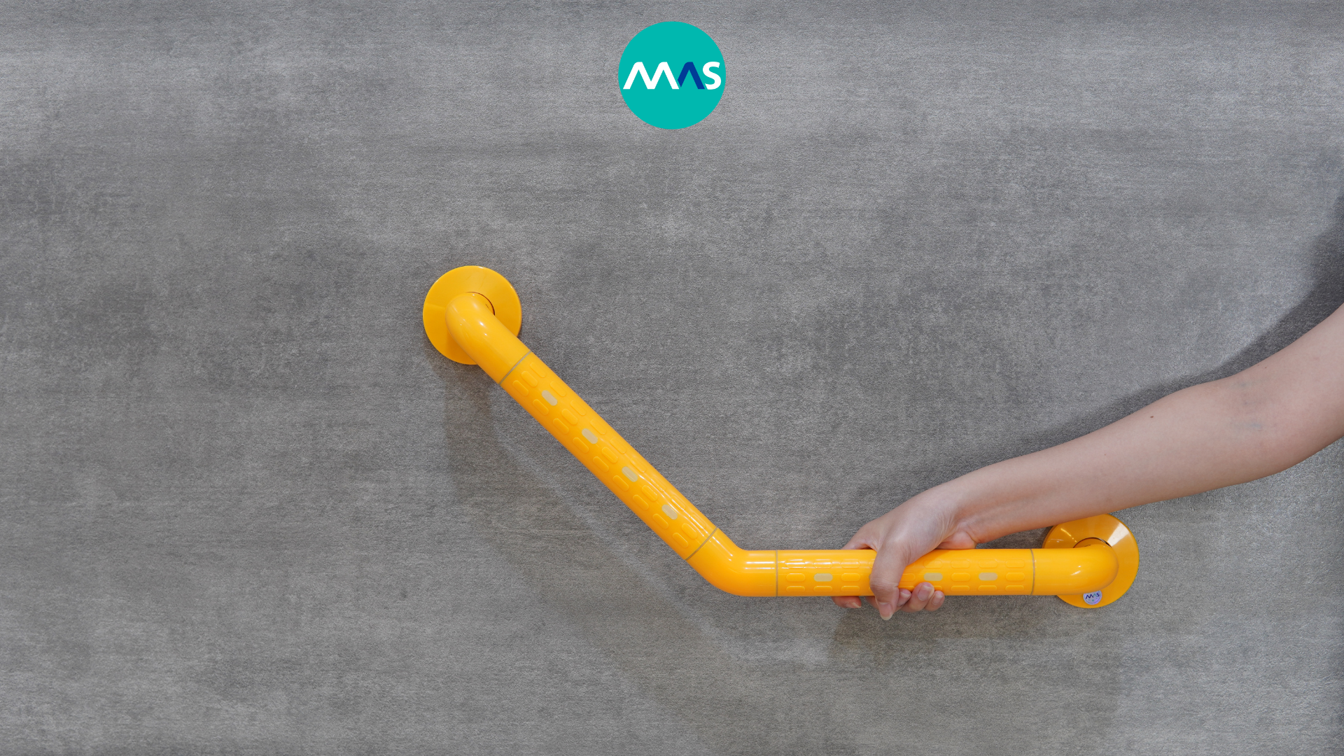Read more about the article Mencegah Kecelakaan di Kamar Mandi dengan MAS Grab Bar: Solusi Praktis untuk Mencegah Risiko Jatuh