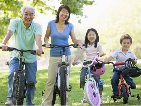 Read more about the article Tips Keselamatan untuk Berolahraga di Luar Ruangan bagi Lansia