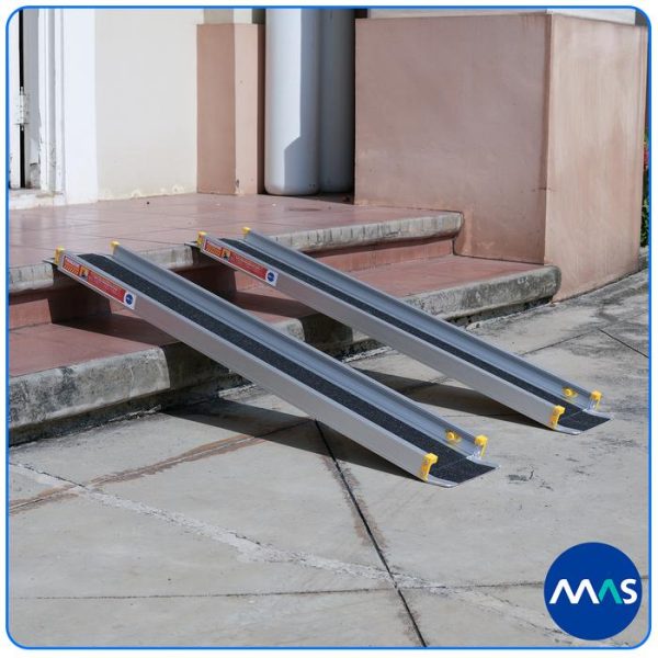 MAS Wheelchair Ramp / Jalur Landai Kursi Roda - Telescopic with Anti-Skid 213cm - Gambar 2