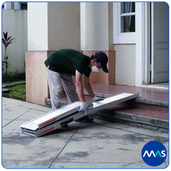 MAS Wheelchair Ramp / Jalur Landai Kursi Roda - Multi-fold 183cm - Gambar 2