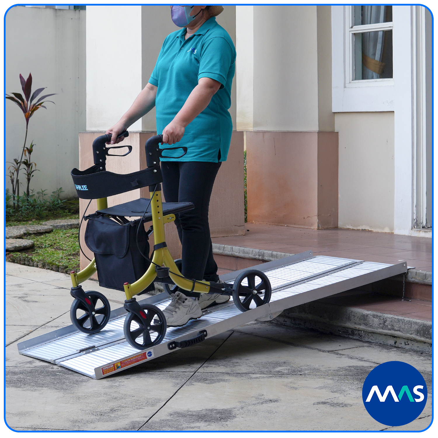 MAS Wheelchair Ramp / Jalur Landai Kursi Roda - Multi-fold 183cm - Gambar 3
