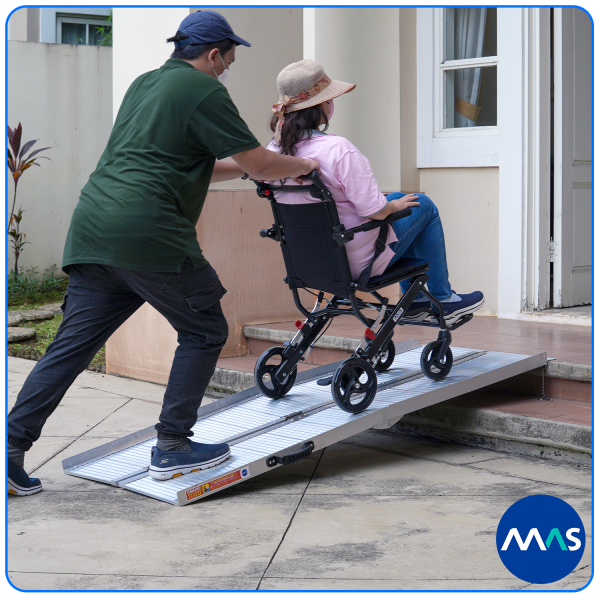 MAS Wheelchair Ramp / Jalur Landai Kursi Roda - Multi-fold 183cm - Gambar 4