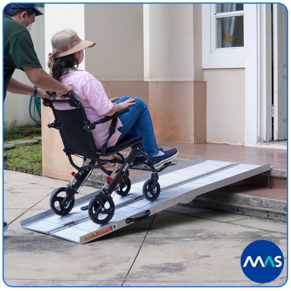 MAS Wheelchair Ramp / Jalur Landai Kursi Roda - Multi-fold 183cm - Gambar 5