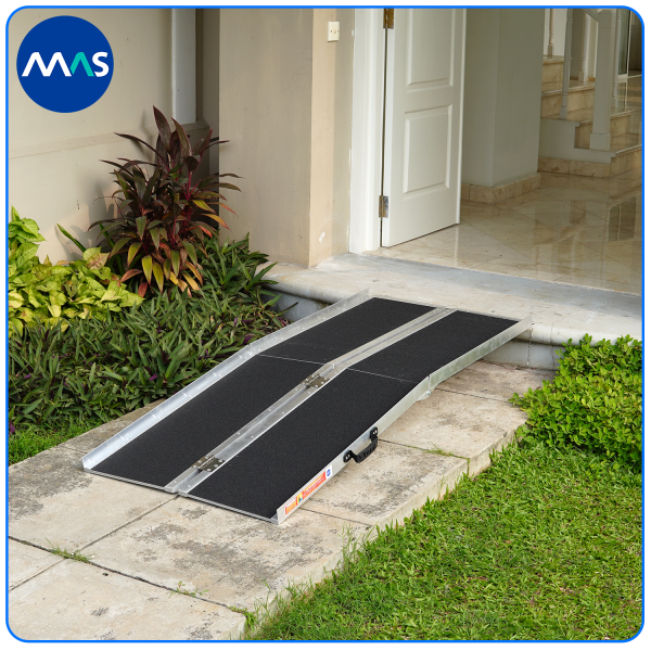 MAS Wheelchair Ramp / Jalur Landai Kursi Roda - Multi-fold with Anti-Skid 183cm - Gambar 5
